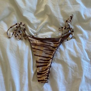 Monday Swimwear Palma bottom medium tiger